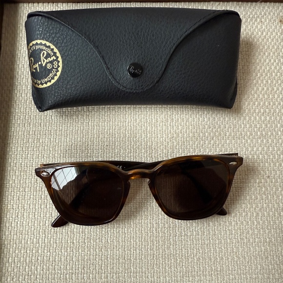 EUC Ray-Ban RB4258 Prescription Sunglasses in Polished Light Havana with Case - Picture 1 of 6
